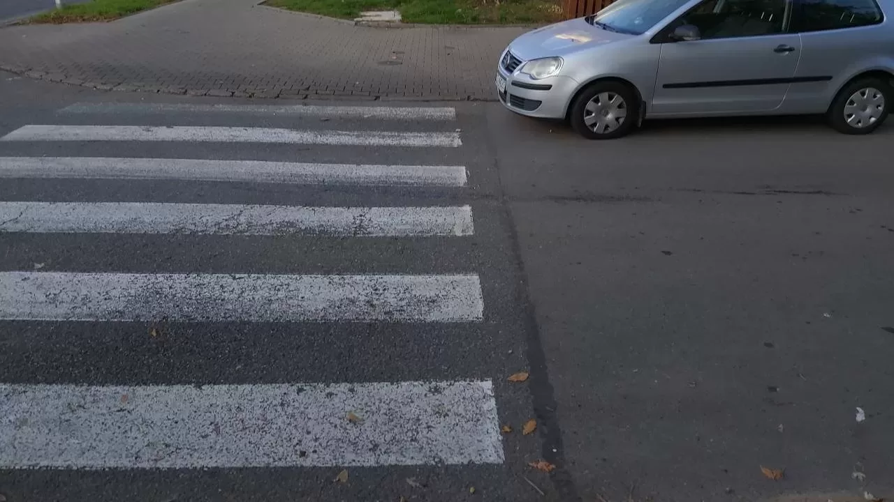 Parkowanie przy przejściu dla pieszych
