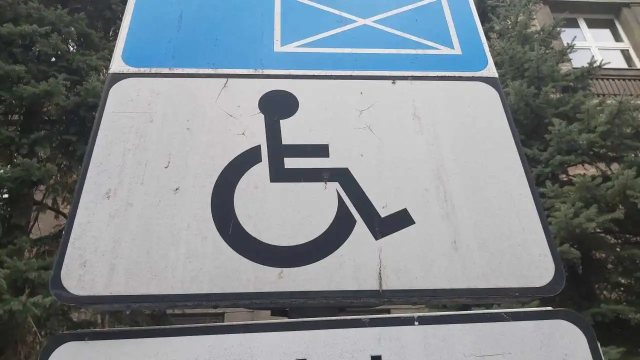 Kto może uzyskać kartę parkingową osoby niepełnosprawnej